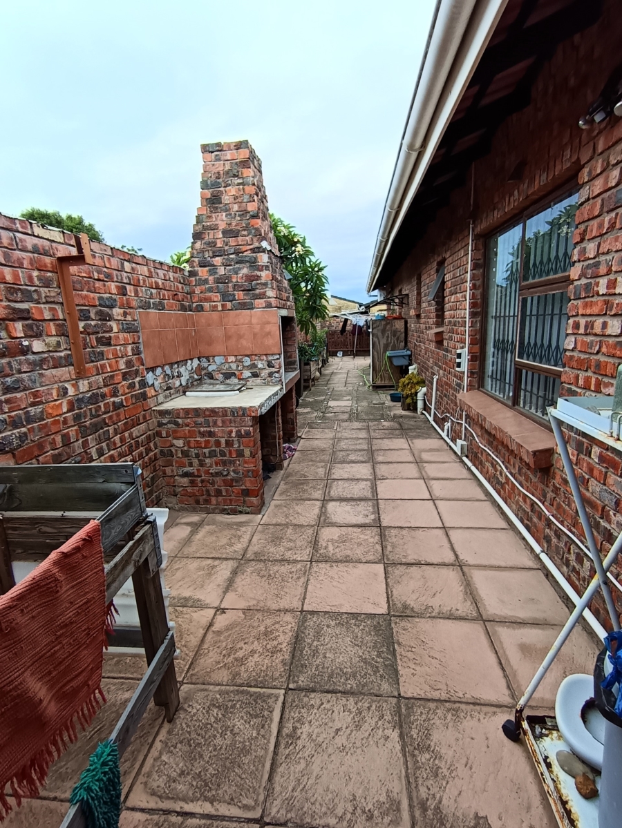 5 Bedroom Property for Sale in Noorsekloof Eastern Cape